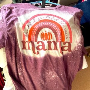 FIRST OFFER GETS IT BRAND NEW Size L “mama” t-shirt